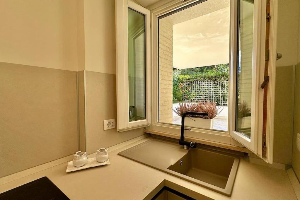 Appartement Elegant With Terrace In Balduina Rome